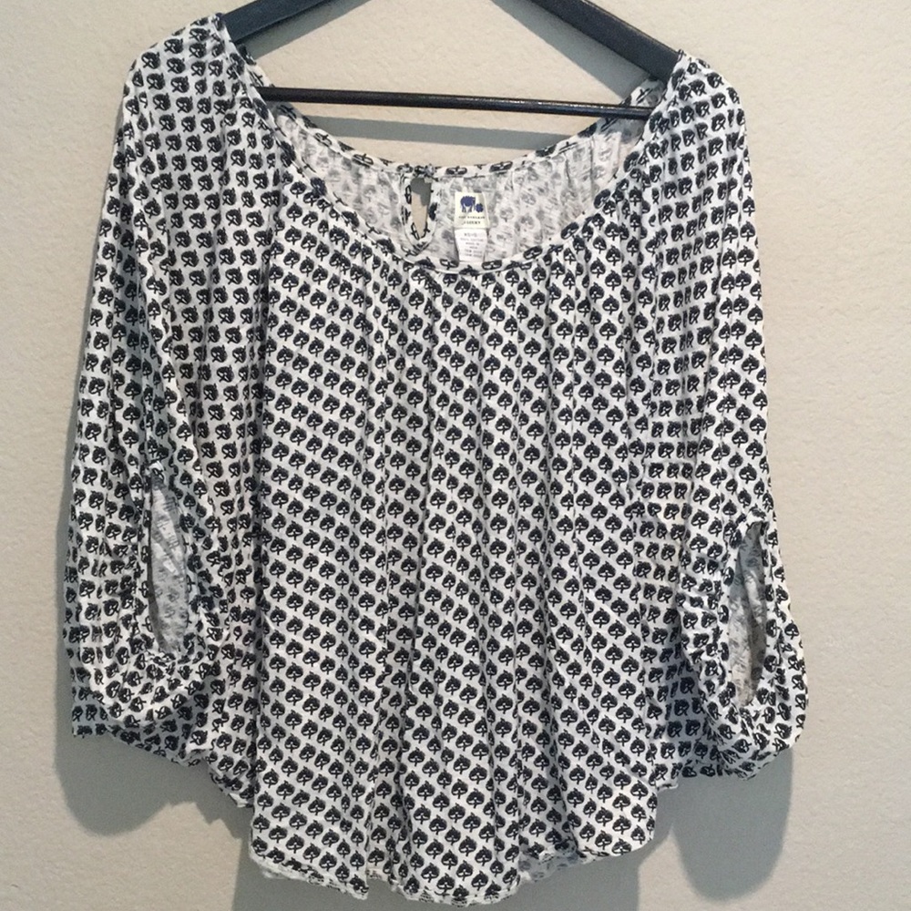 Lucky brand slouchy top in XS-S